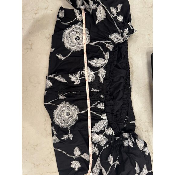 Who What Wear Black Embroidered Off-Shoulder Blouse Size N Floral Top - Picture 7 of 8